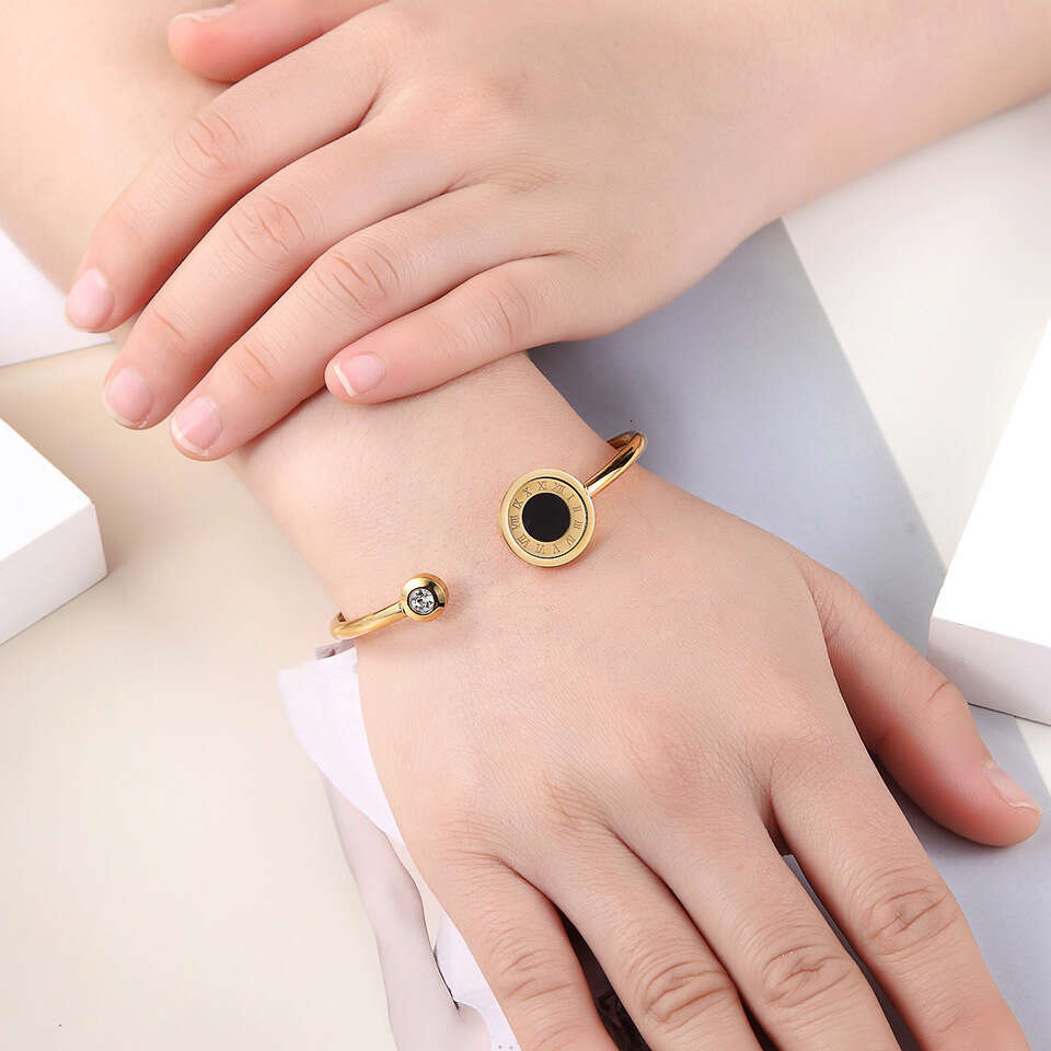 DHcollections Hot Selling Roman Numerals Inlaid Agate Shell Rotatable Stainless Bracelet for Women Rose Gold Titanium Steel Bangle
