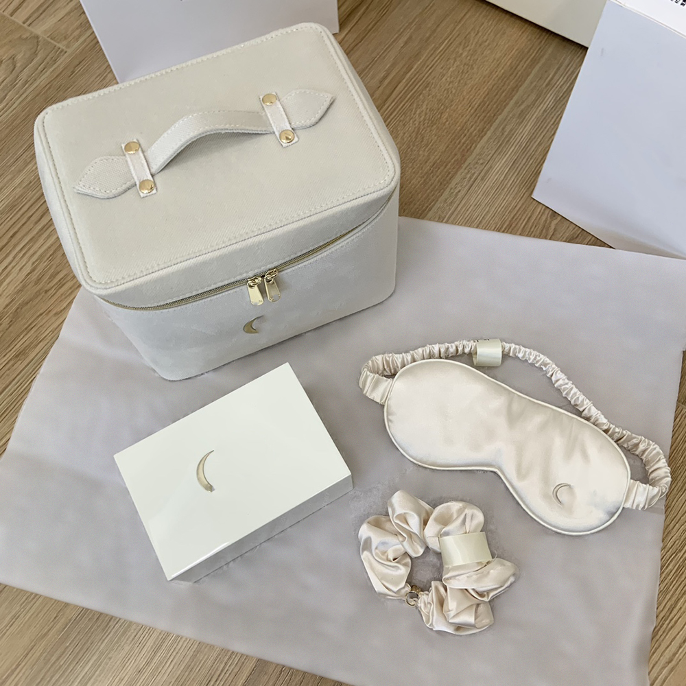 Designer Storage Box Bag Classic Cosmetic Beauty Pouch Makeup Organizer Box Lipsticks Storage Case Toiletry Bag with Hairband Sleep Mask