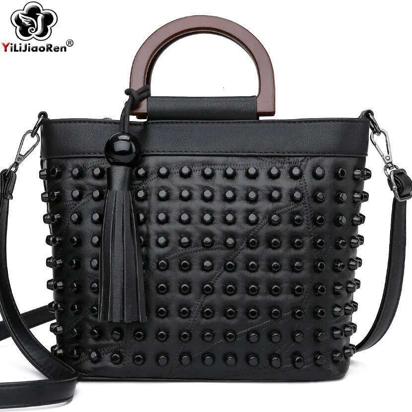 Designer Bag Fashion Sheepskin Leather Handbag Rivet Ladies Hand Tote Bag Famous Brand Messenger Crossbody Bags For Women