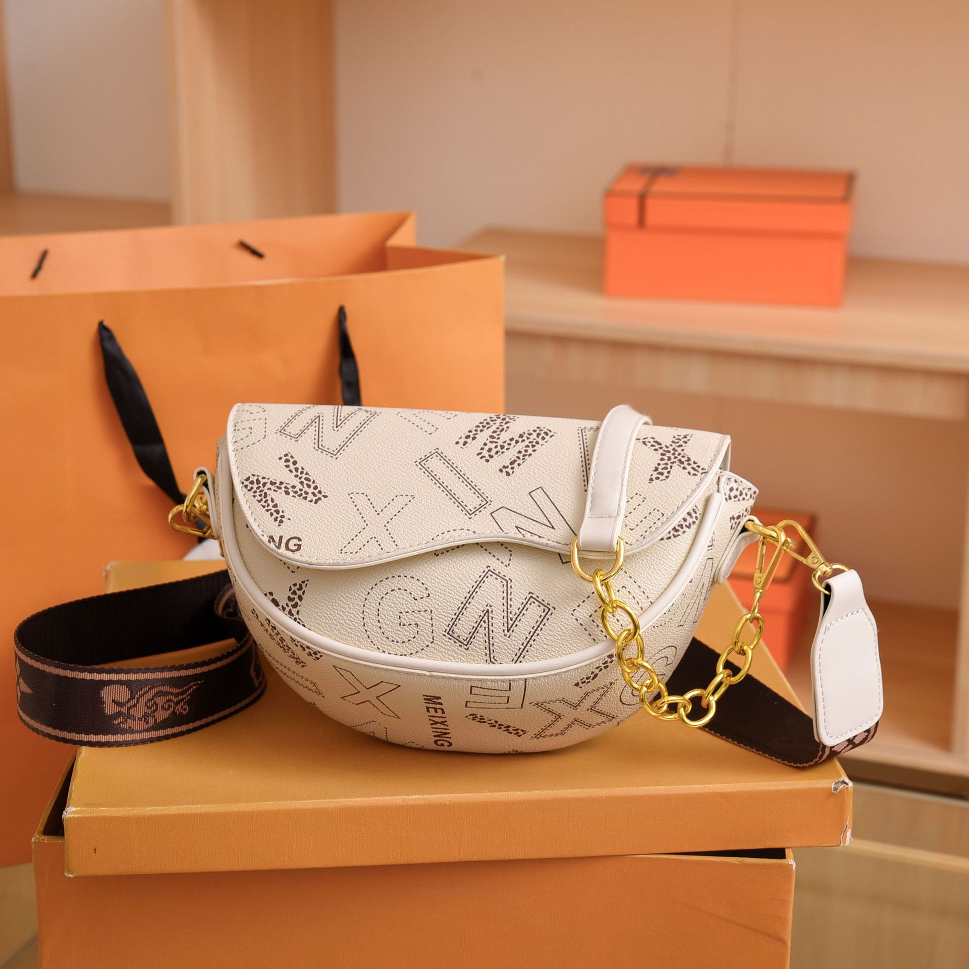 Free shipping new shoulder bag women handbag letter animal pattern fashion square handbag girls' fashion bag