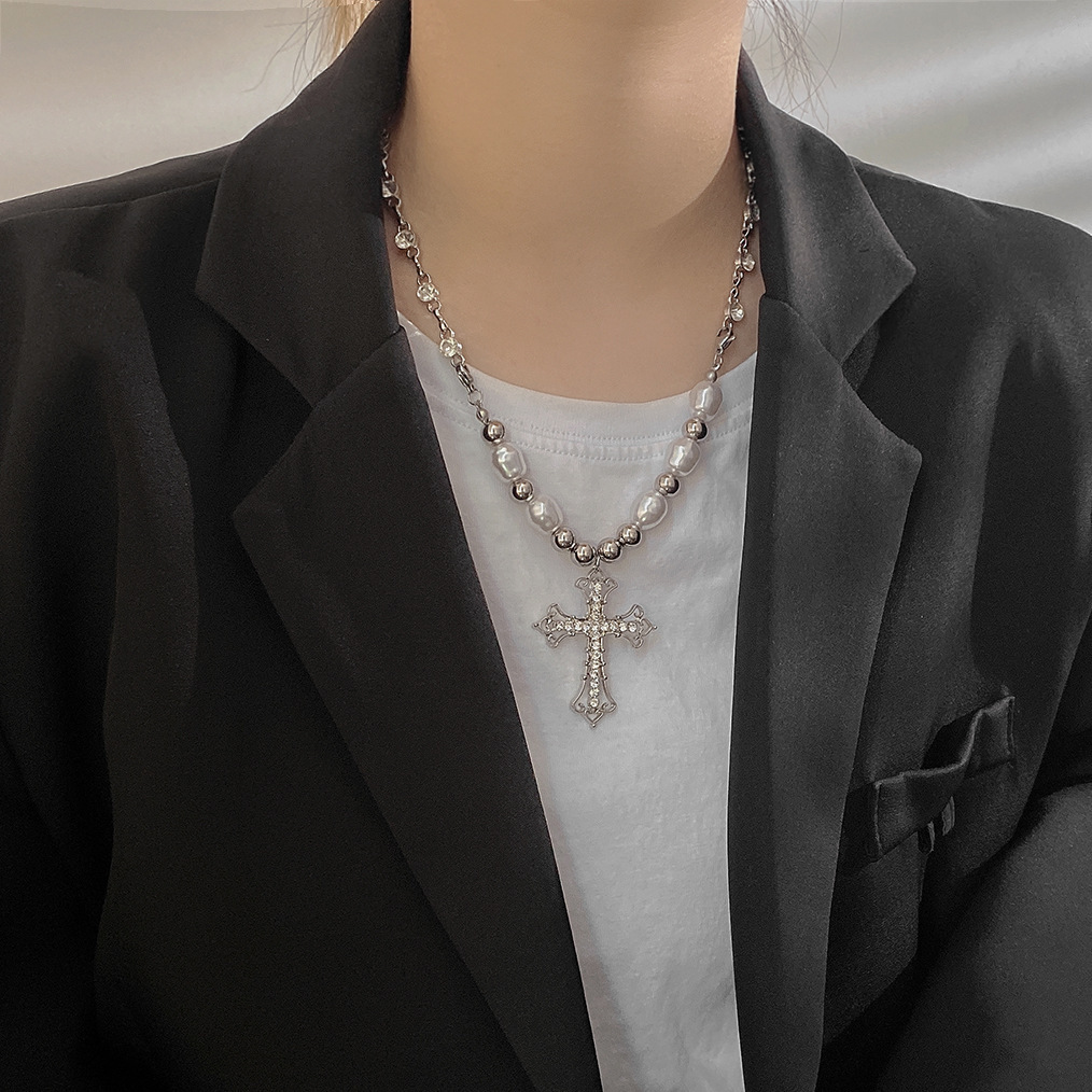2025 New Designer Necklace For Women Full Diamond Cross Pendant Pearl Patchwork Long And Short Necklaces Niche Design Hip-hop Fashion Sweater Chain