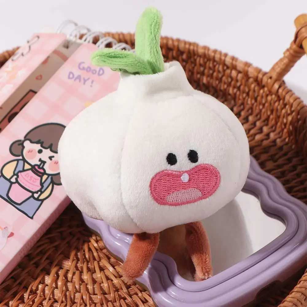 Plant Key Ring Garlic Plush Doll Unique Veggie Key Ring Vegetable Keychain Cartoon Cute Funny Garlic Pendant Bags and Keys V250701