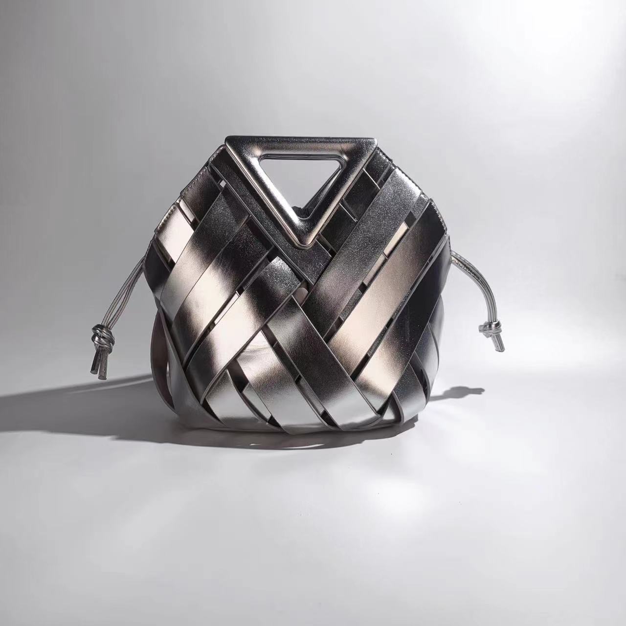 New Hollowed Out Woven Handbag Free Shipping Designer Leather Shoulder Crossbody Bag Fashionable And Luxurious Mother And Child Bag
