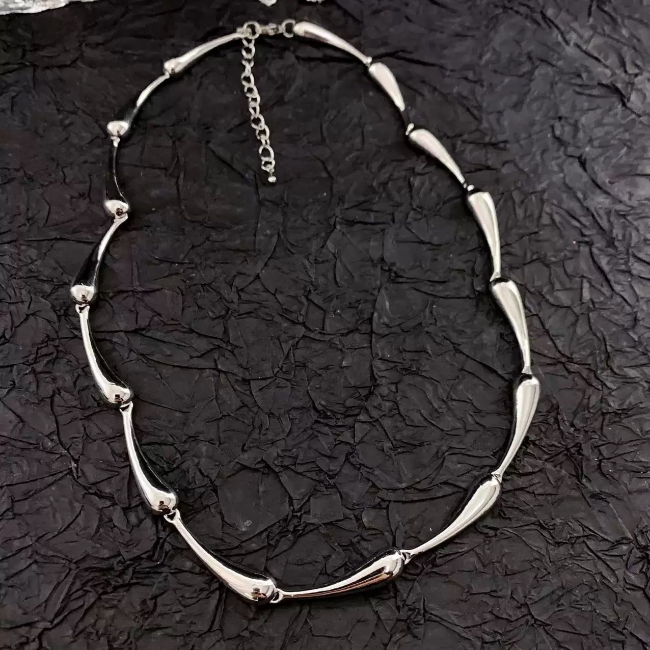 2025 New Women's Fashion Style Designer High End Bamboo Light Luxury Collarbone Chain French Simple And Individual Necklace
