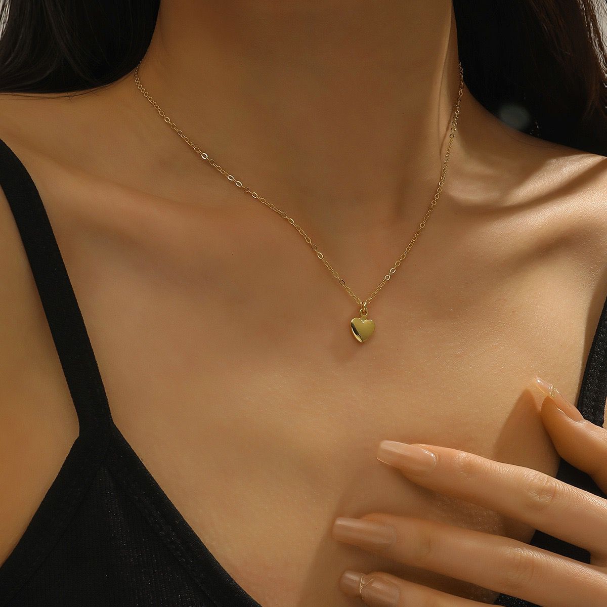2025 New Designer Style Fashion Necklace Niche Design Creative Personality Necklace Ins Internet Celebrity Women's Clavicle Chain Exquisite Neckl