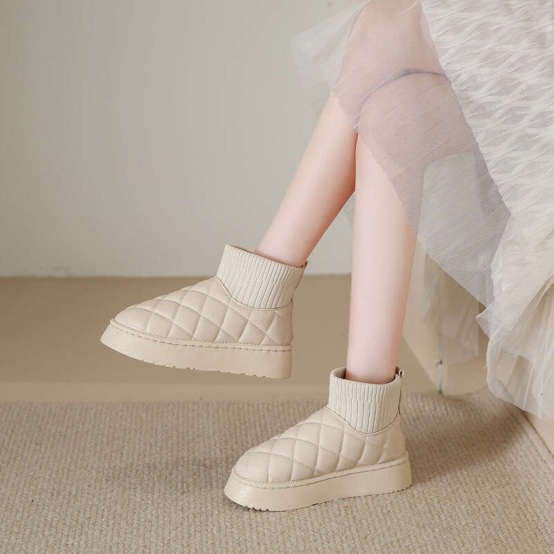 New Winter Trendy Free shipping Women's Snow Fleece Lining, Thickened and Warm, Bread Cotton Shoes, Short Boots with Thick Soles