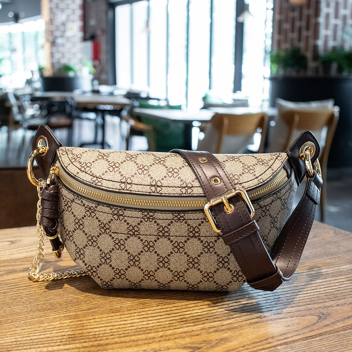 Trendsetting Retro Style Quilt Pattern Cross Body Satchel For Girls & Ladies