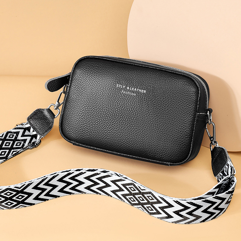 Head layer cowhine small square bag commuting texture crossbody bag bag spring style senior sense all build shoulder bag woman