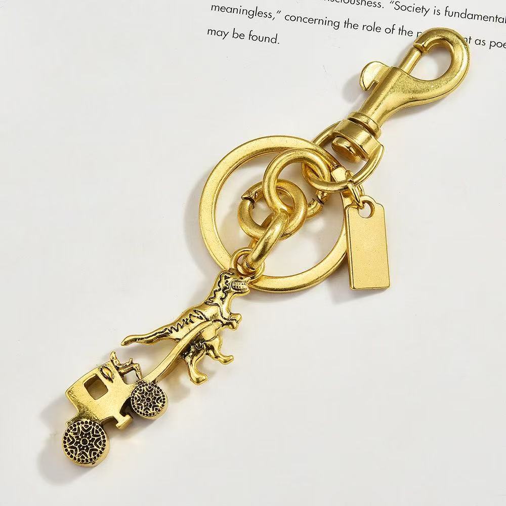 Fashionable Carriage Keychain Metal Pendant Bag Charm for Womens Handbags Car Key Ring L250928JJP2