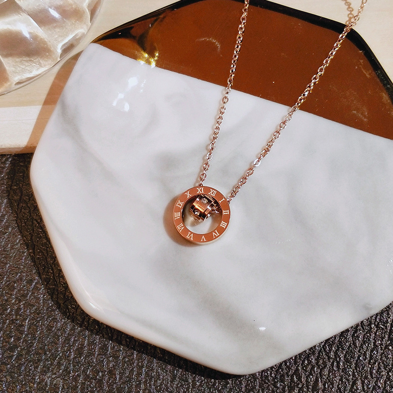 The 2025 New Designer Necklace 18k Rose Gold Simple Roman Six-diamond Necklace Is A Titanium Steel Non-fading Trendy Collarbone Chain For Women