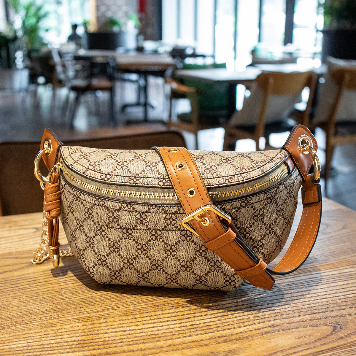 Trendsetting Retro Style Quilt Pattern Cross Body Satchel For Girls & Ladies