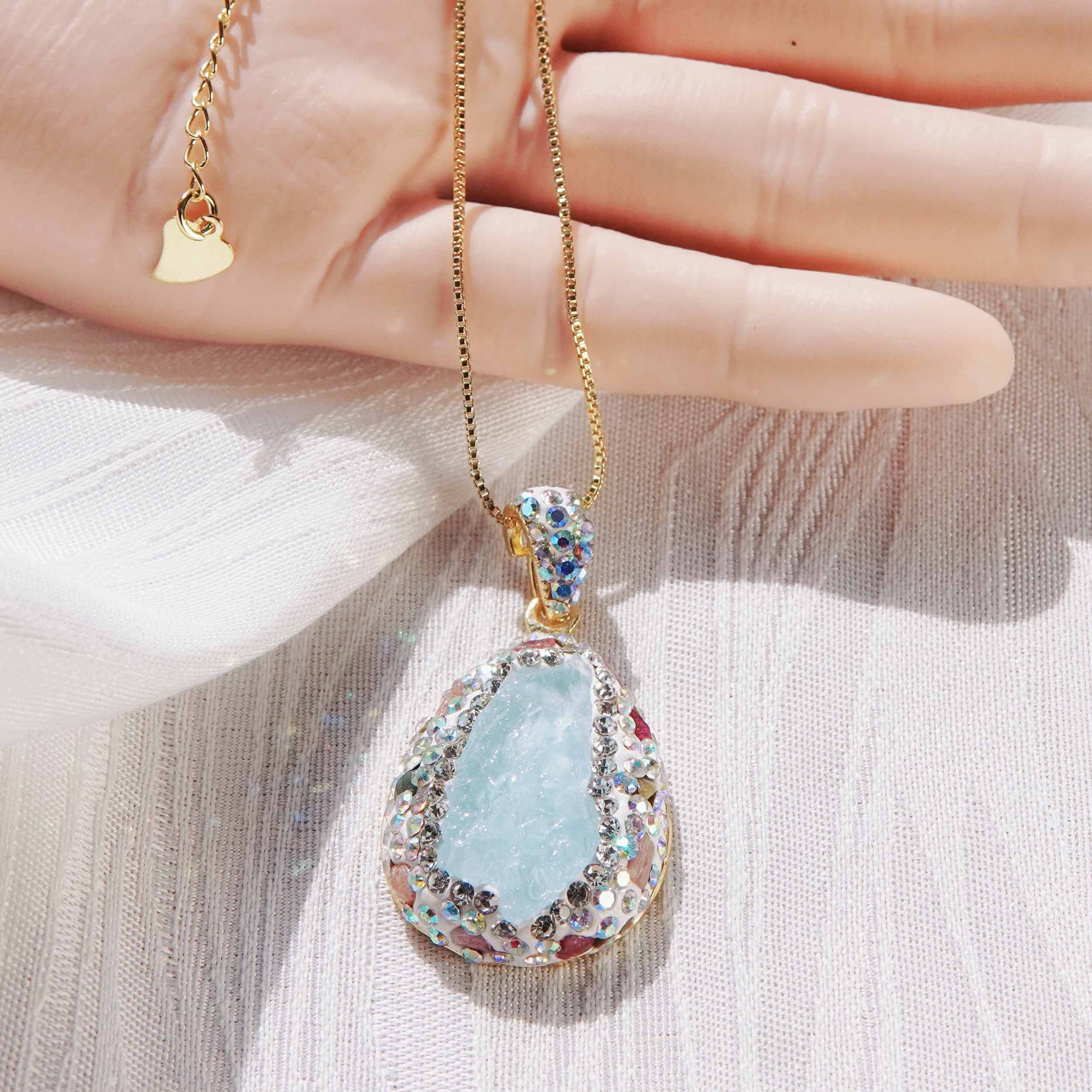 Haipo is a natural aquamarine energy jewelry set, which is light and luxurious. The natural tourmaline necklace has a high sense of design, ring earri
