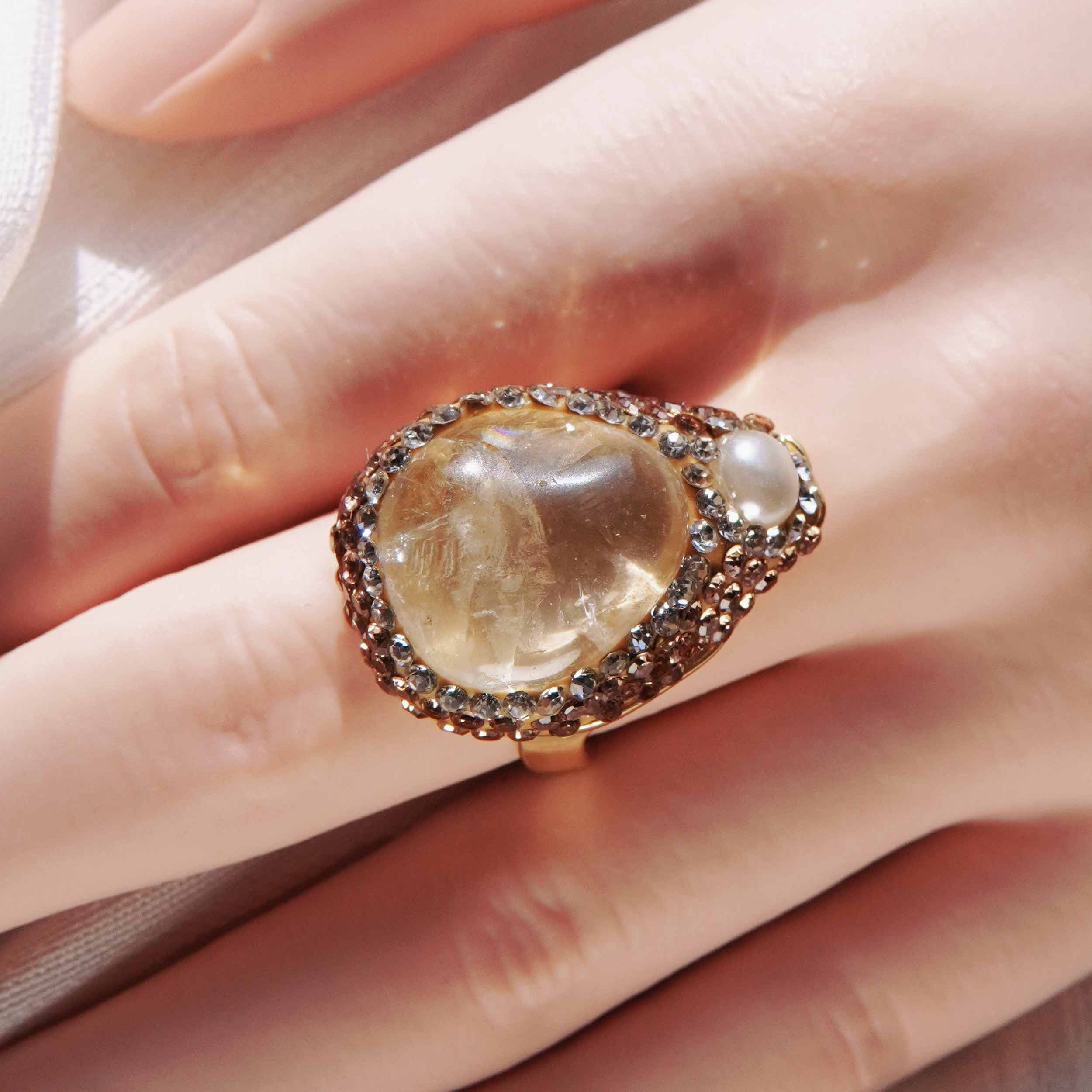 Kun Yuan is a light and luxurious natural citrine fresh water pearl shell ring earring necklace with sunflower citrine energy jewelry set.