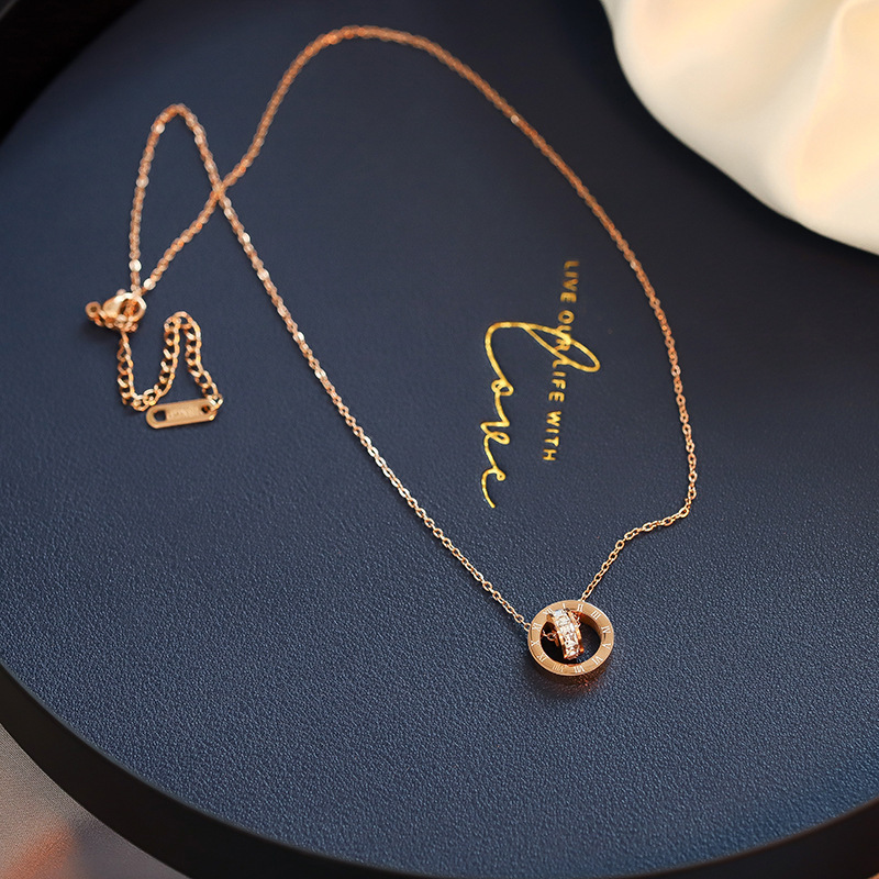 2025 New Fashion Roman Numeral Pendant Minimalist Style By Designer Simple Collarbone Chain Beach Outdoor Feel Neckchain Necklace