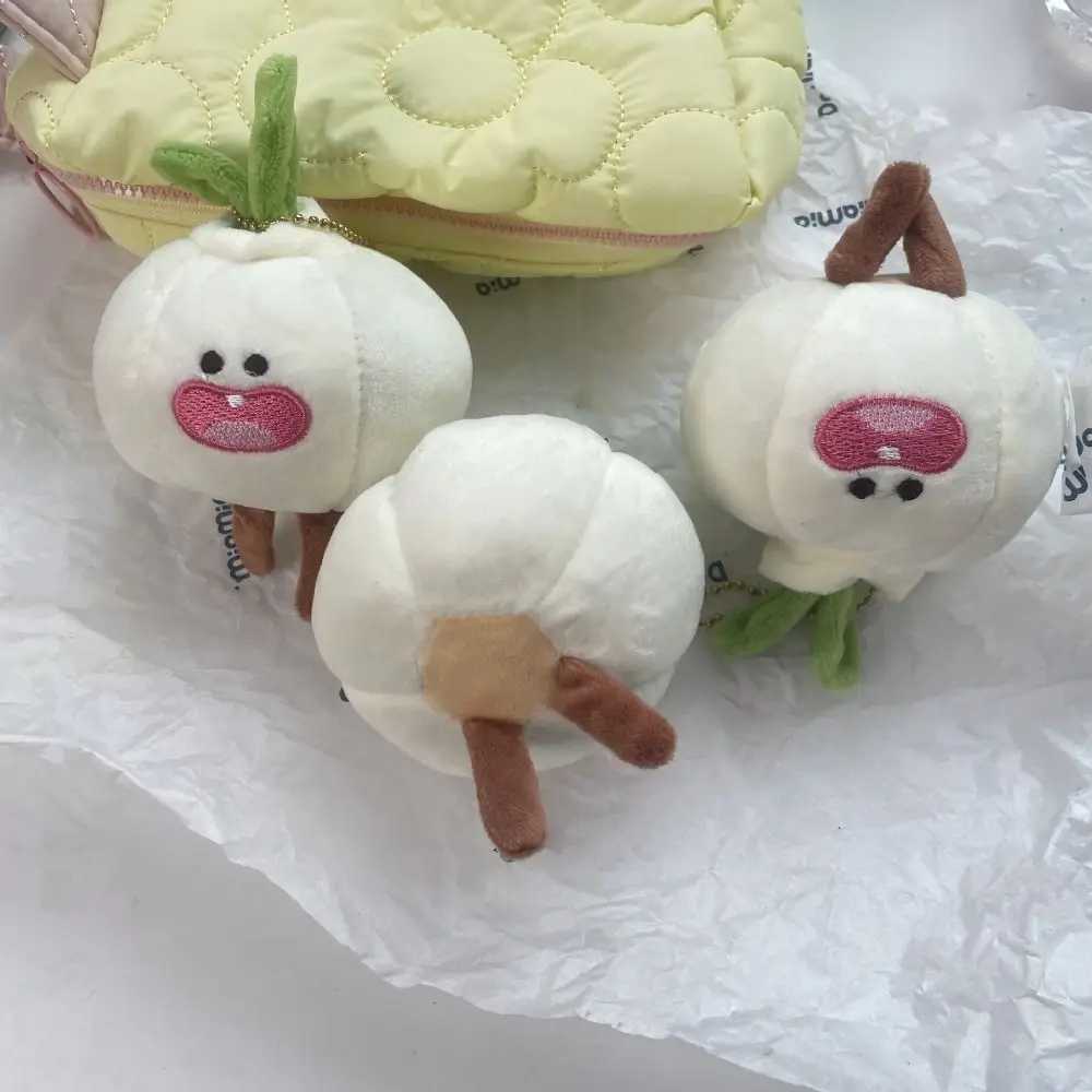 Plant Key Ring Garlic Plush Doll Unique Veggie Key Ring Vegetable Keychain Cartoon Cute Funny Garlic Pendant Bags and Keys V250701