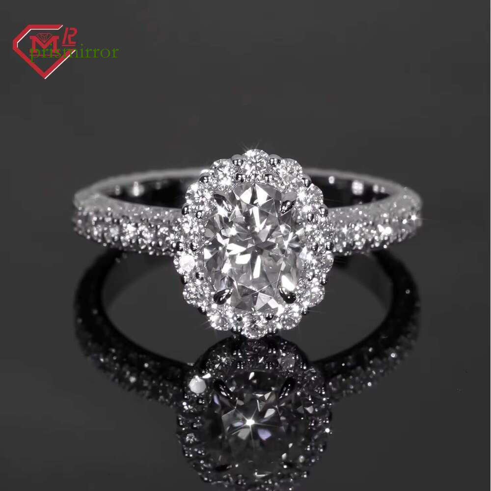 Classic engagement boutique jewelry halo ring, silver Vvs chilled silica ring