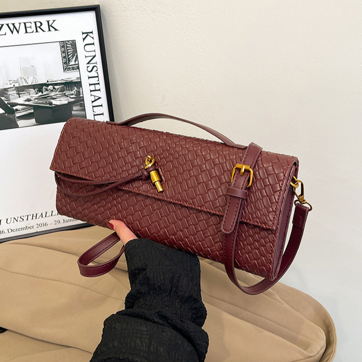 Free shipping designer bags Free Shipping Designer New Woven Baguette Crossbody Textured Retro Simple Shoulder Bag Women's Dinner Handbag