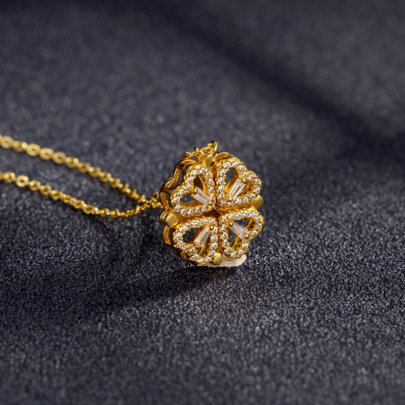 2025 New Designer Heart Clover Necklace, Sexy Lady's Light Luxury Casual Beach Lucky Clover Collarbone Chain Outdoor Jewelry Necklace