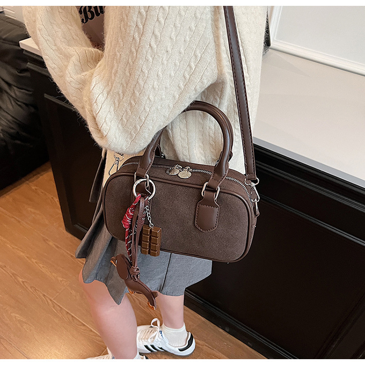 Free Shipping 2025 New Designer Bag Women's Bag Trend High-end Fashion Niche Matte Retro Shoulder Crossbody Handbag Small Square Bag
