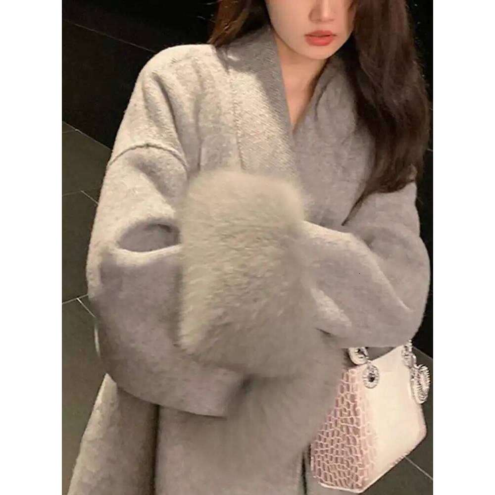 UCXQ Elegant Woolen Coat Temperament Office Lady Overcoats Fur Patchwork Long Sleeve Beautiful Women's Coats 2025 Winter New