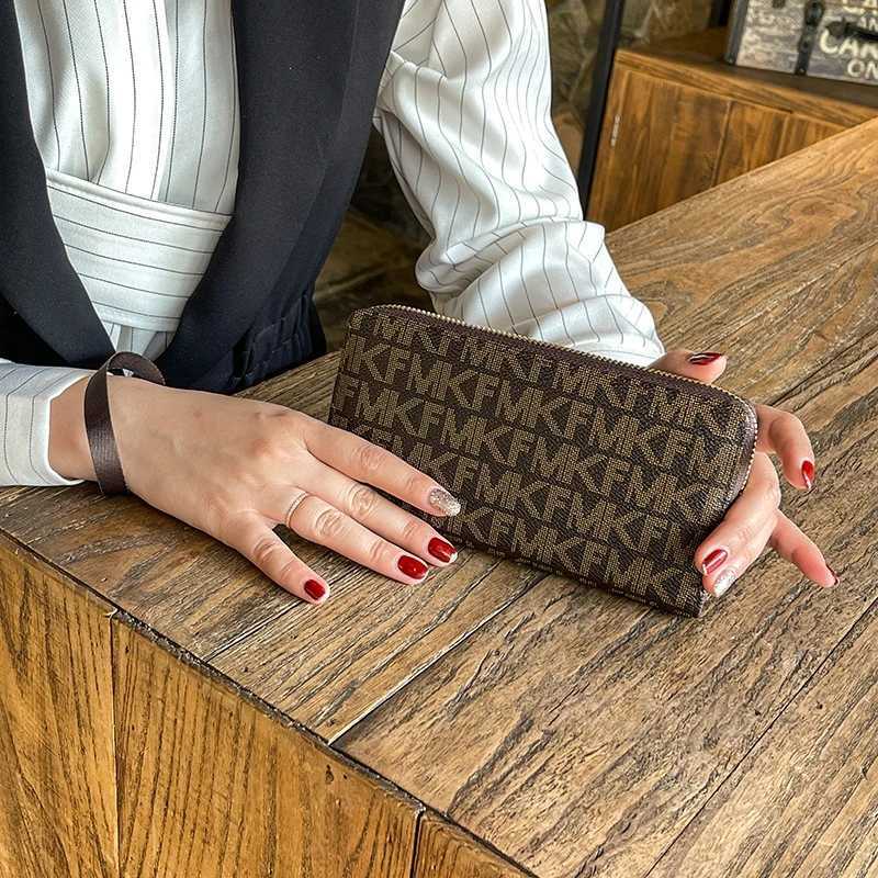 Women Long Wallets Single zipper Clutches Purse Big Letter Fashion Wristlet Wallet Phone Portfel Damski Card Holder Lady Wallets l250701