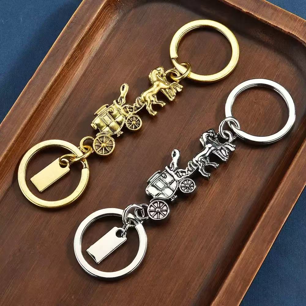 Fashionable Carriage Keychain Metal Pendant Bag Charm for Womens Handbags Car Key Ring L250928JJP2