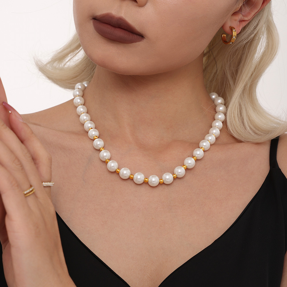 2025 new designer women s exudes an elegant charm it features a 12mm large pearl womens necklace with gold beads and rice grain splicing collarbone ch