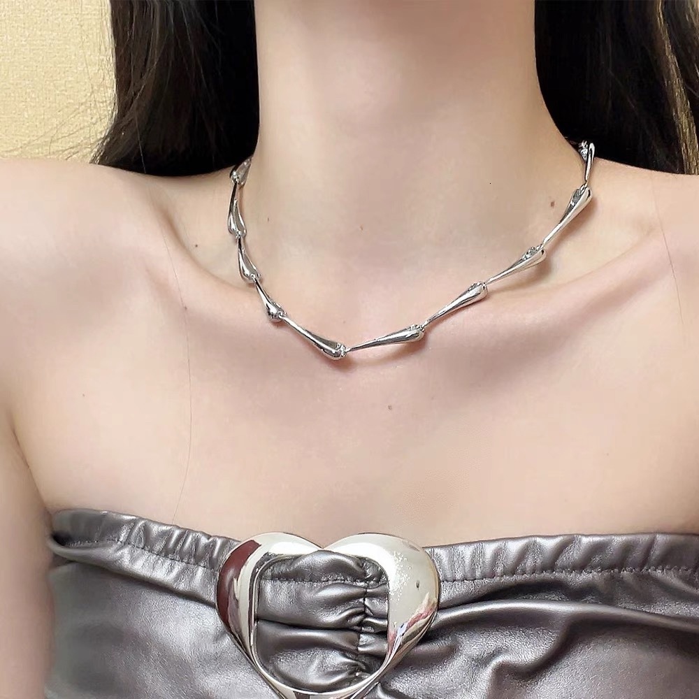2025 New Women's Fashion Style Designer High End Bamboo Light Luxury Collarbone Chain French Simple And Individual Necklace