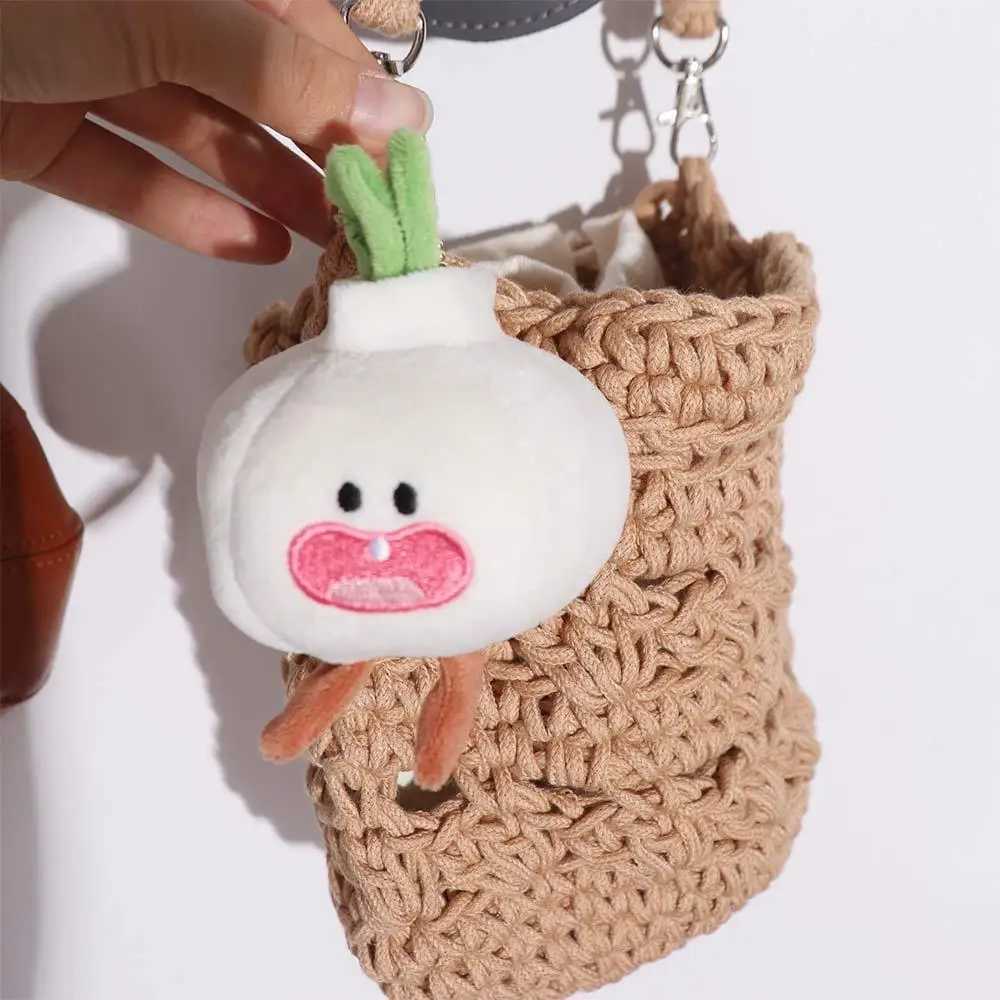 Plant Key Ring Garlic Plush Doll Unique Veggie Key Ring Vegetable Keychain Cartoon Cute Funny Garlic Pendant Bags and Keys V250701