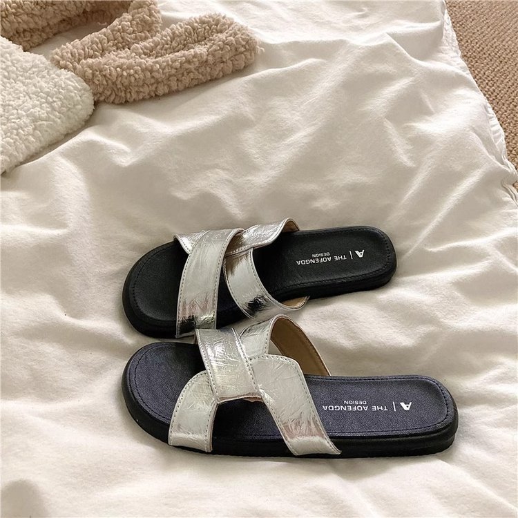 High - end Soft - soled Cross - strapped Slippers for Women New 2025 Summer Style Suitable for Outdoor Wear Women's Beach Sandals for Seaside