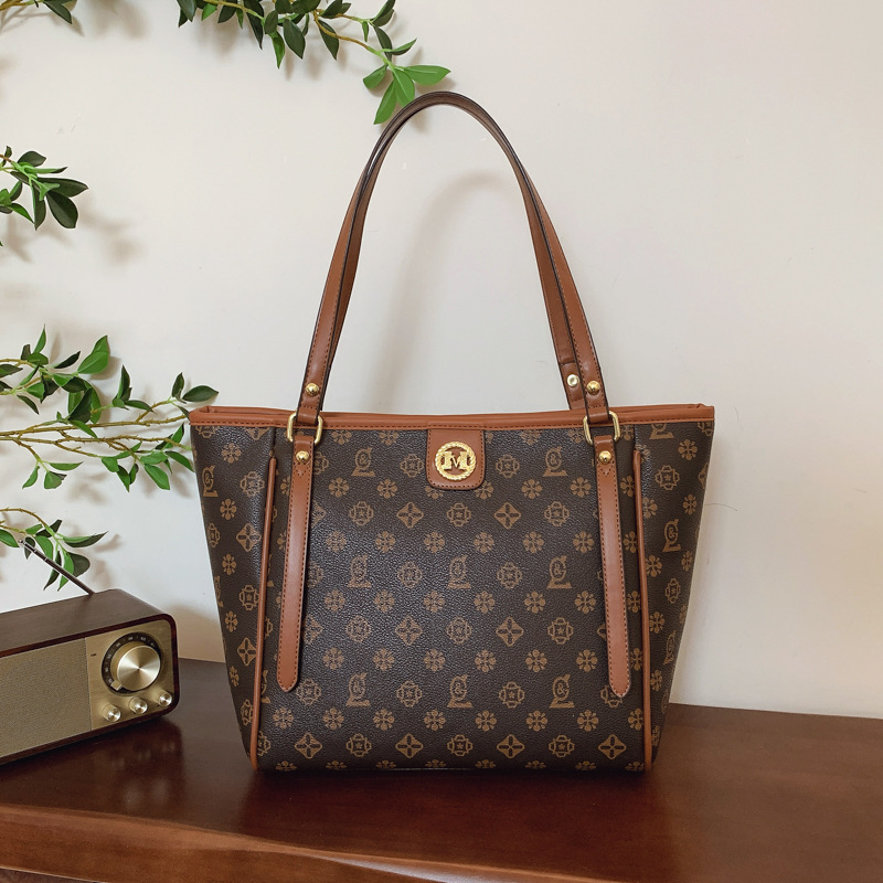 Designer Bag Luxury Bag Designer Free Shipping Shoulder New Women Shoulder Bag S Large Capacity Versatile Handheld Commuter Tote Apricot