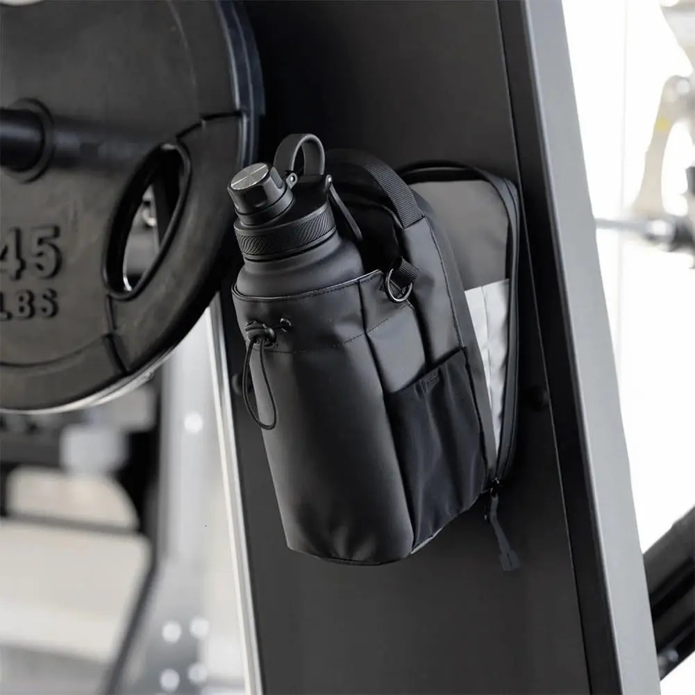 Spot fitness magnetic water bottle bag gym portable slanted water cup bag strong magnetic sports water bottle hanging bag 250701