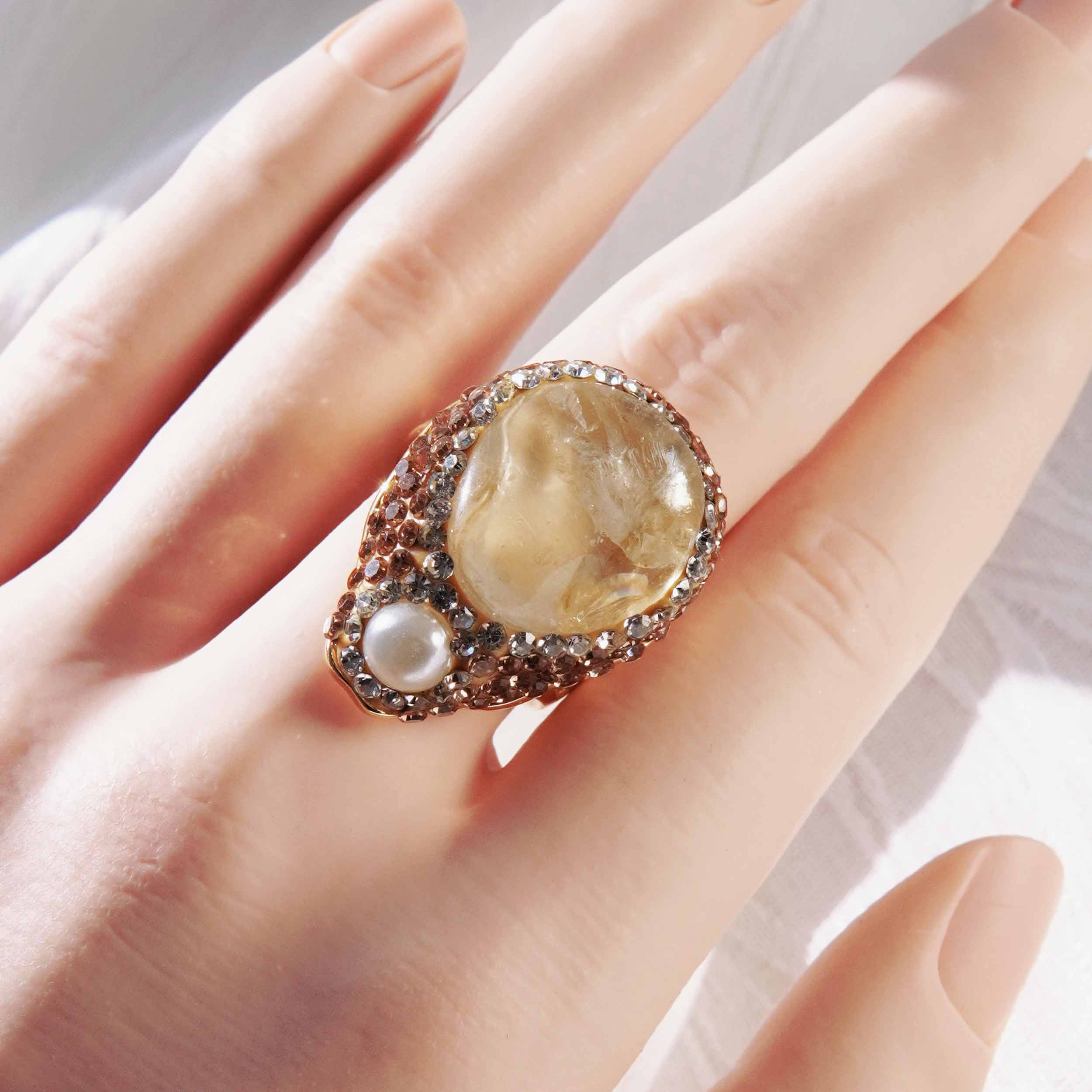 Kun Yuan is a light and luxurious natural citrine fresh water pearl shell ring earring necklace with sunflower citrine energy jewelry set.