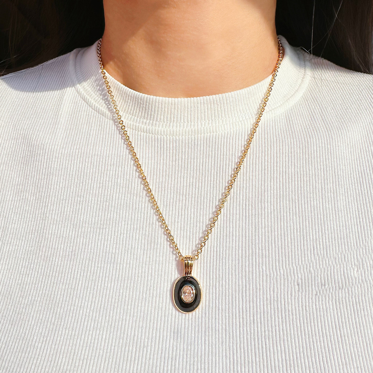 The 2025 New High-quality Black Gold Enamel Oval Pendant Necklace For Women Is A Designer's Fashionable Zirconia Layered Jewelry Necklace