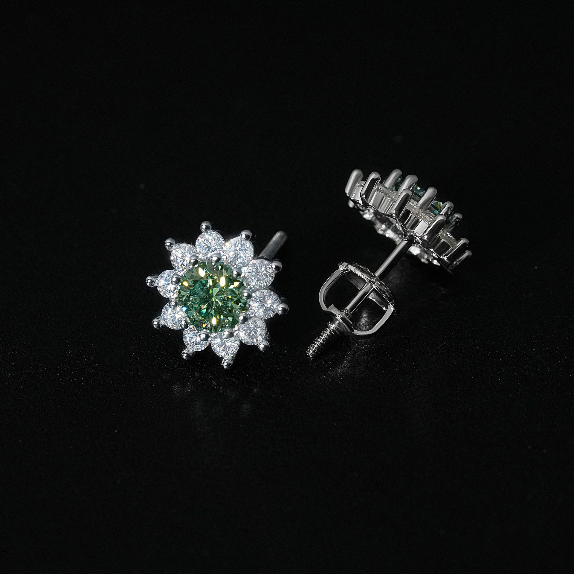 Hot Sale Popular High Quality 925 Silver Hip Hop Green VVS 5MM Moissanite Stud Earrings