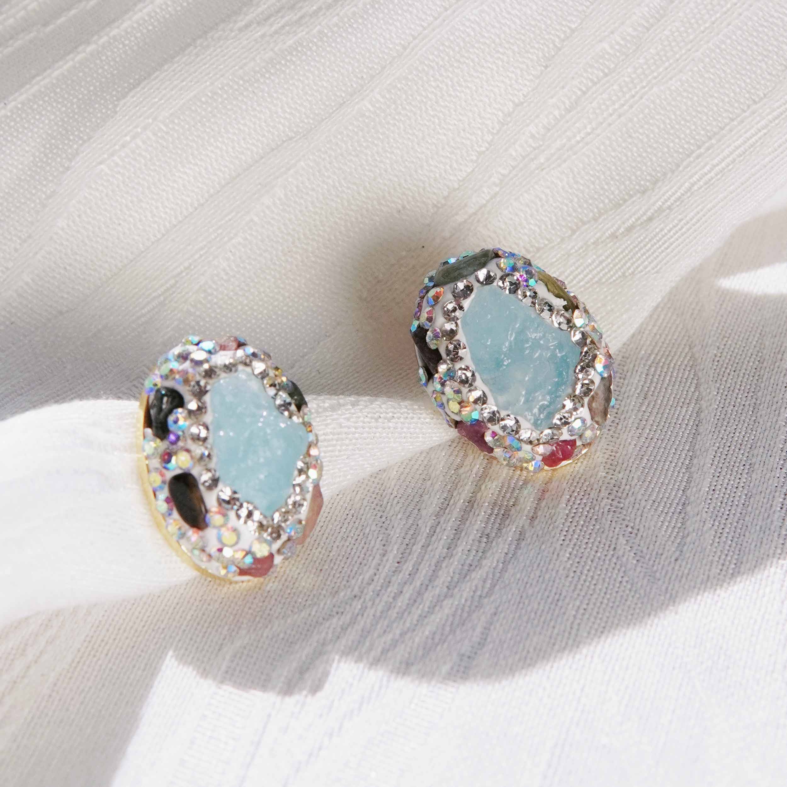 Haipo is a natural aquamarine energy jewelry set, which is light and luxurious. The natural tourmaline necklace has a high sense of design, ring earri