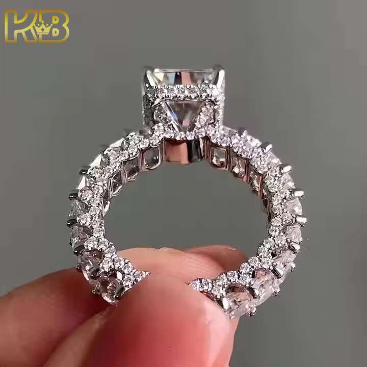 Luxury Moissanite Wedding Band Super White Baguette Stones Full Eternity Ring Iced Out Design for Men Women