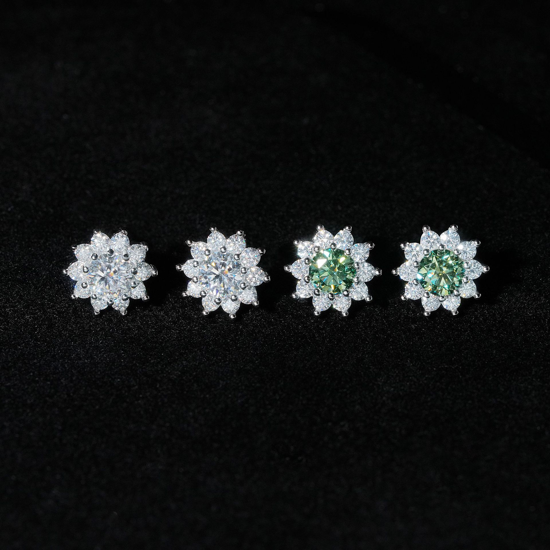 Hot Sale Popular High Quality 925 Silver Hip Hop Green VVS 5MM Moissanite Stud Earrings