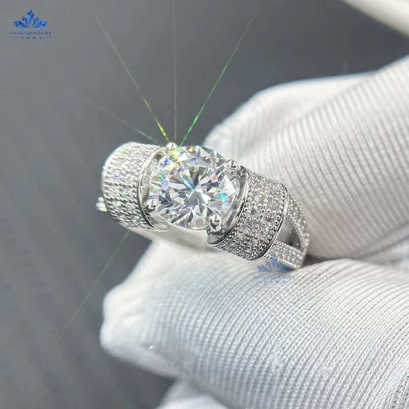 Stylish Round Brilliant Cut Gemstone Solitaire Wedding Ring for Him: Crafted from Premium Grade Moissanite