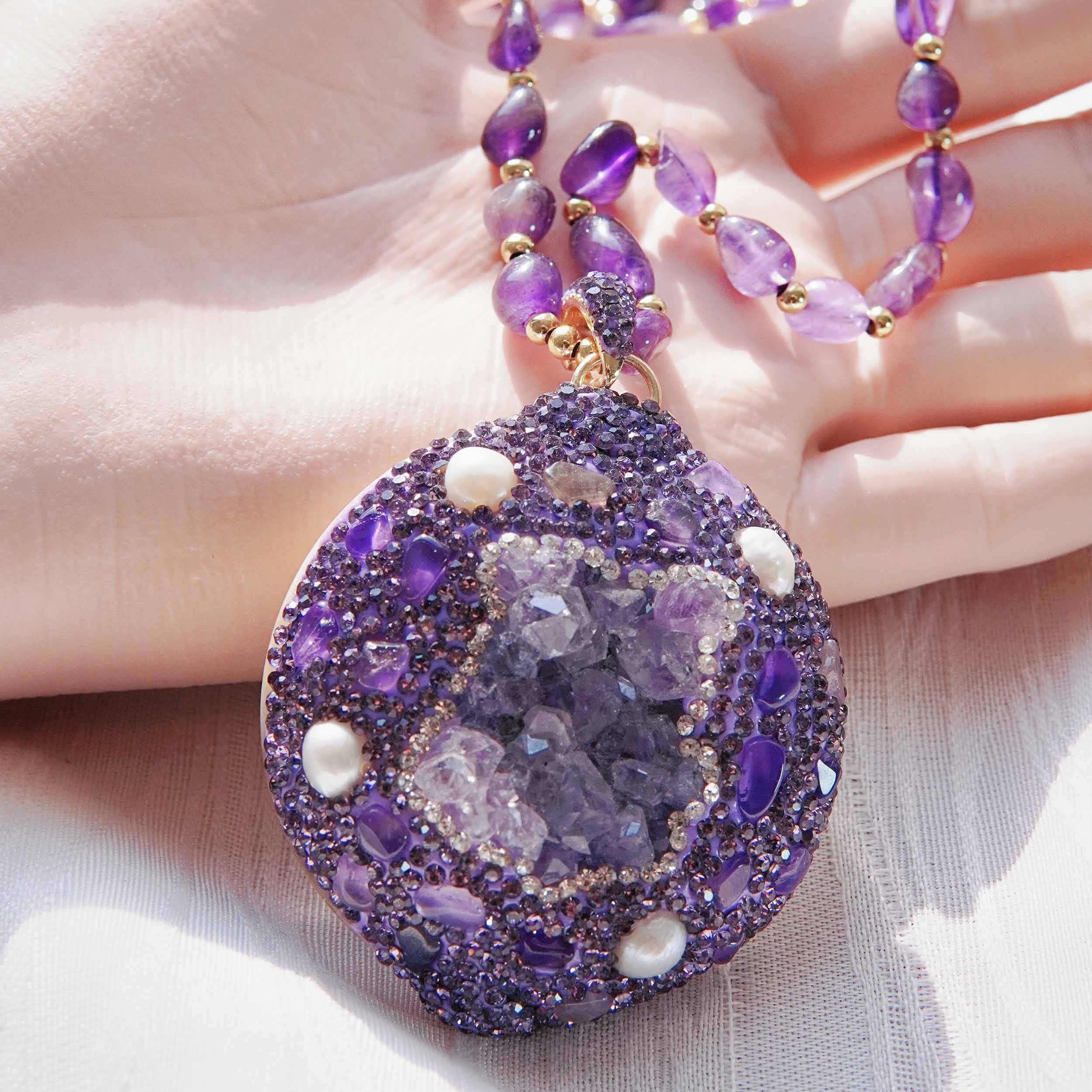 Burning Chinese Uruguayan amethyst energy jewelry set is light and luxurious. Natural amethyst fresh water pearl shell ring earrings necklace.