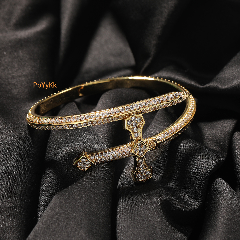High-End Jewelry Justice Sword Bracelet Full Iced Out VVS Moissanite Trendy Streetwear Designer Accessory
