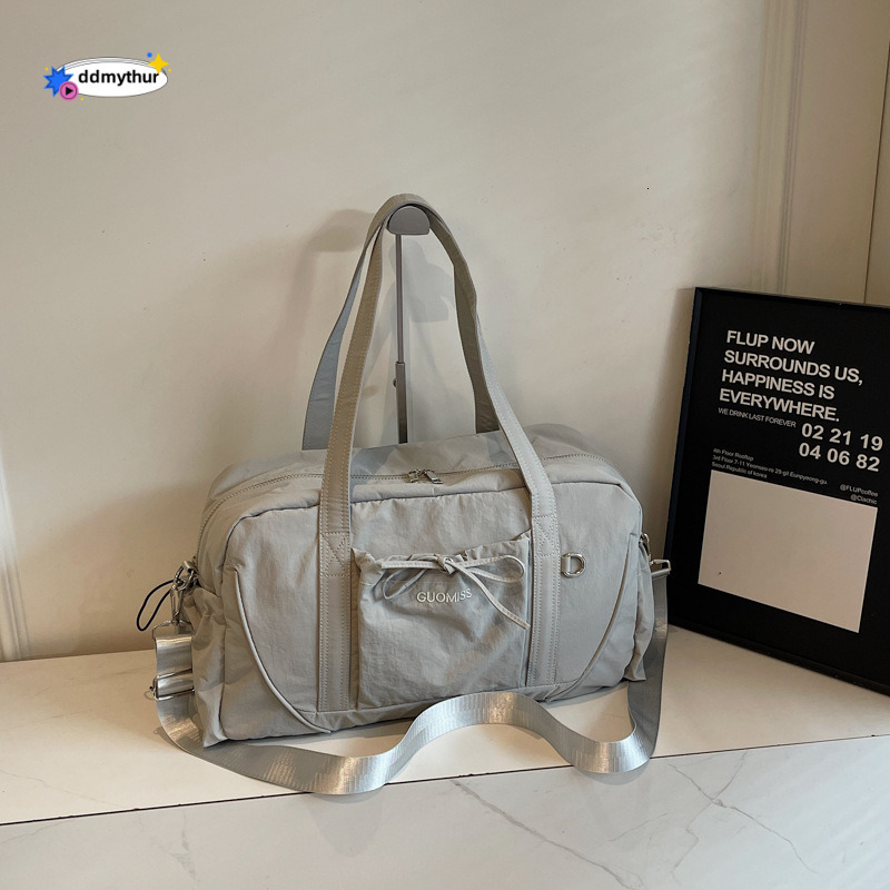 Lightweight Large Capacity Shoulder Crossbody for Women Fashion 2025 Simple Sports Gym Handheld Luggage Bag New Model ddmythur