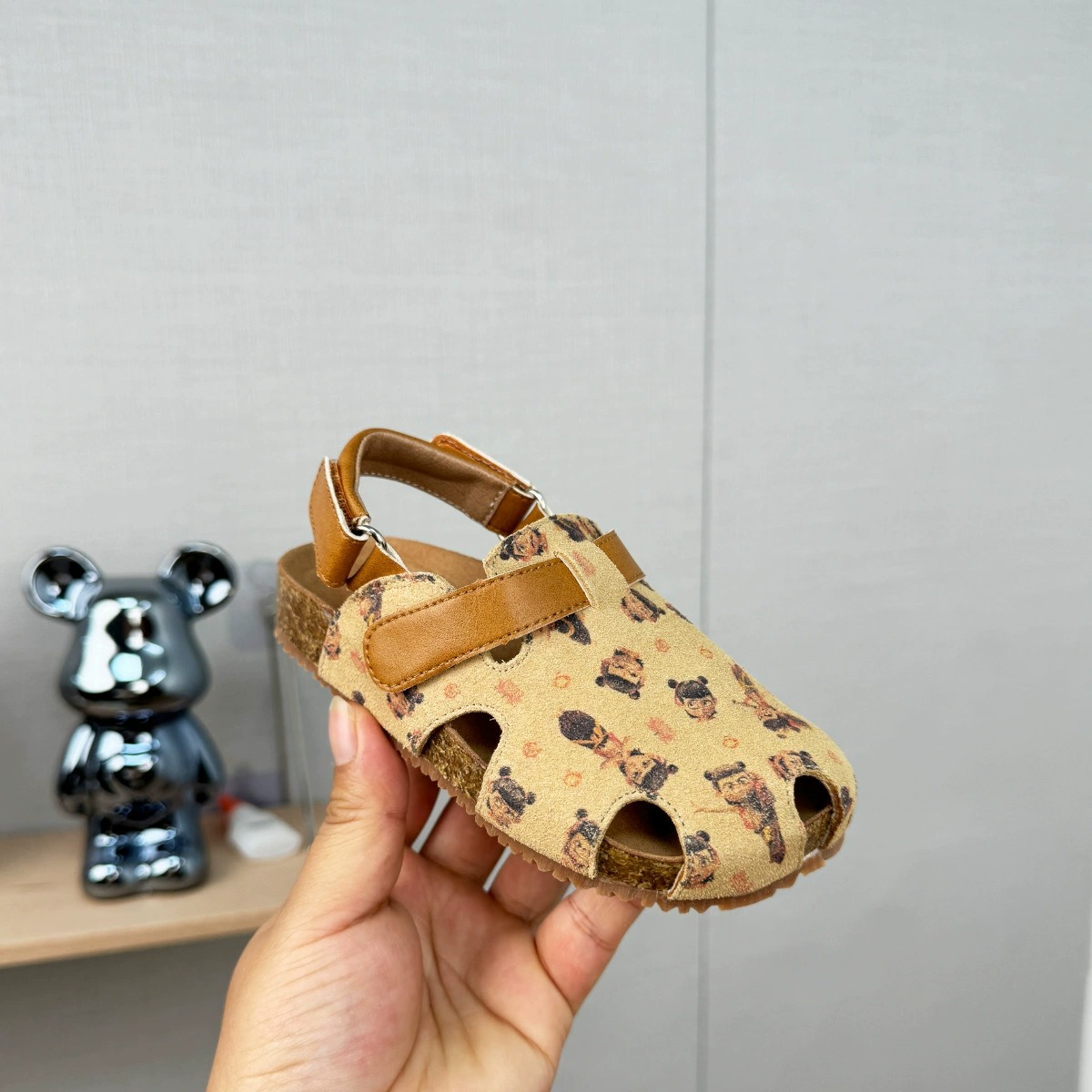 Kids Sandals Cartoon Soft Soled Beach Shoes Toddlers Boys Girls Sandal Children Youth Pink Green Yellow White Brown B8JM# z250708X533