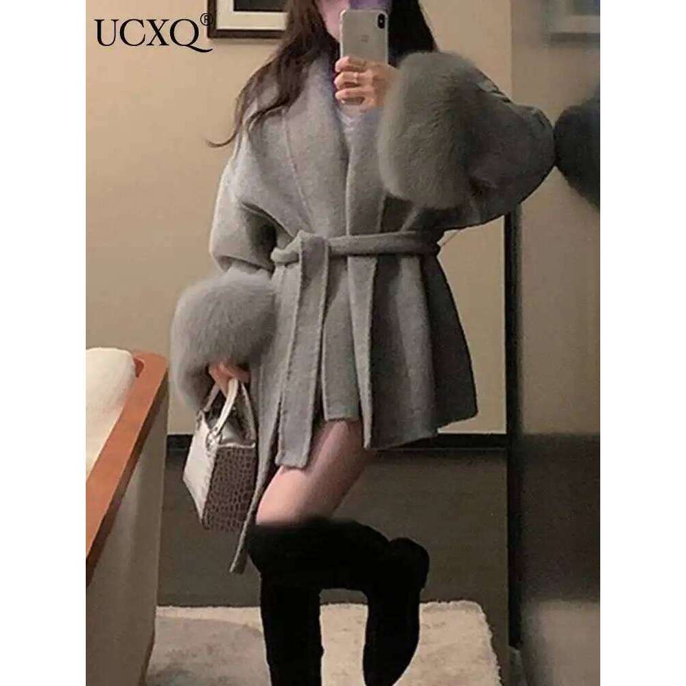 UCXQ Elegant Woolen Coat Temperament Office Lady Overcoats Fur Patchwork Long Sleeve Beautiful Women's Coats 2025 Winter New