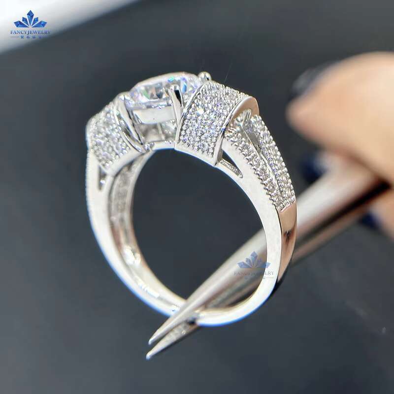 Stylish Round Brilliant Cut Gemstone Solitaire Wedding Ring for Him: Crafted from Premium Grade Moissanite