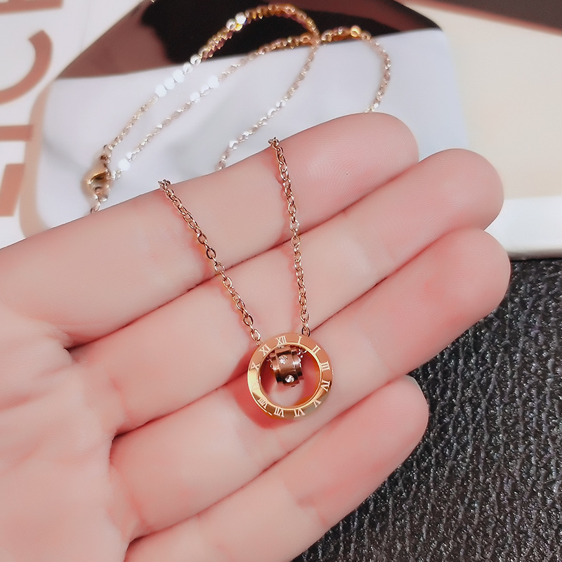 The 2025 New Designer Necklace 18k Rose Gold Simple Roman Six-diamond Necklace Is A Titanium Steel Non-fading Trendy Collarbone Chain For Women