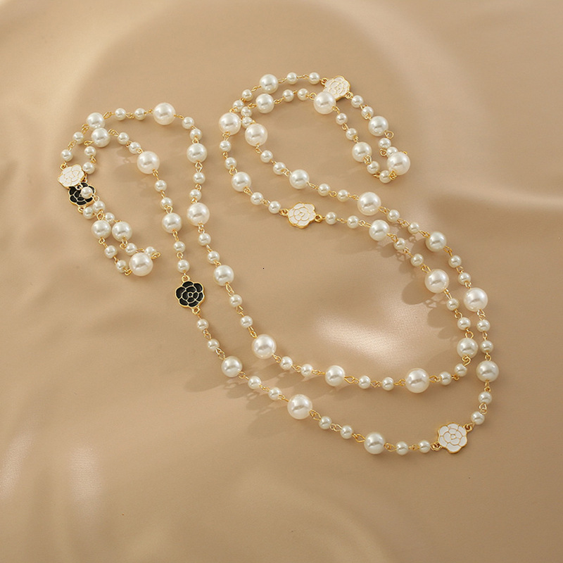 2025 New Designer Women's Necklace Sexy Style Long Pearl Necklace Outdoor Beach Women's Fashion Classic Free Delivery