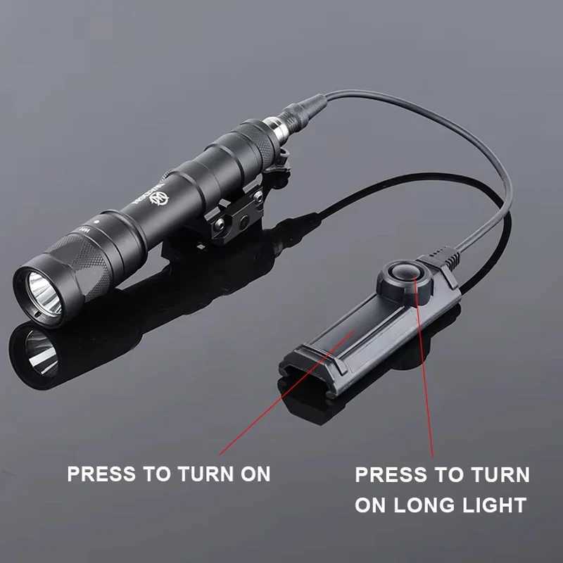 Tactical Airsoft M600W M300W SF Flashlight Tactical Gun Light Strobe Weapon Light SF M600W Rifle Lamp Dual-function Remote Switch XJ250701