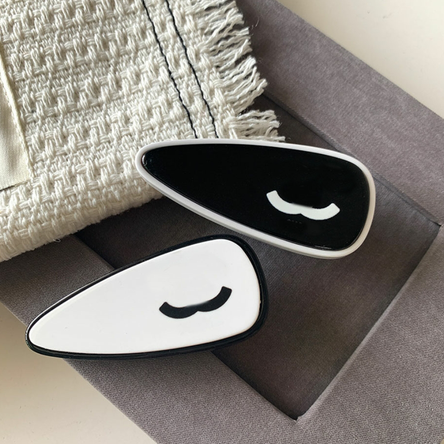 Luxury Letters Designer Hair Clips Womens Barrettes Classic Hairclips Fashion Girls Brand Black White Shark Hairpin Hair Jewelry Accessories Gifts