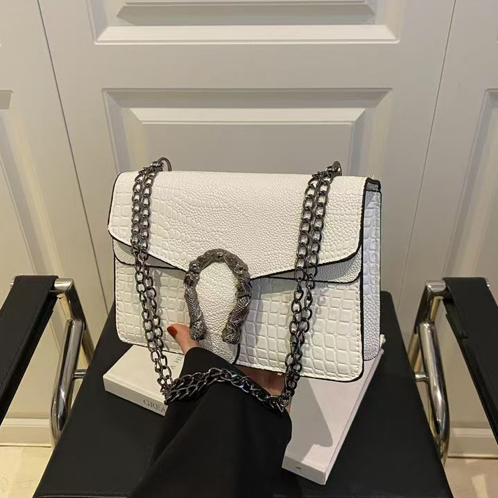 Luxury Alligator Pattern Designer Bag Casual Handbag Spacious Armpit Top Quality Fashion Shoulder Bag Advanced Leather Zipper Closure Wine God Bag